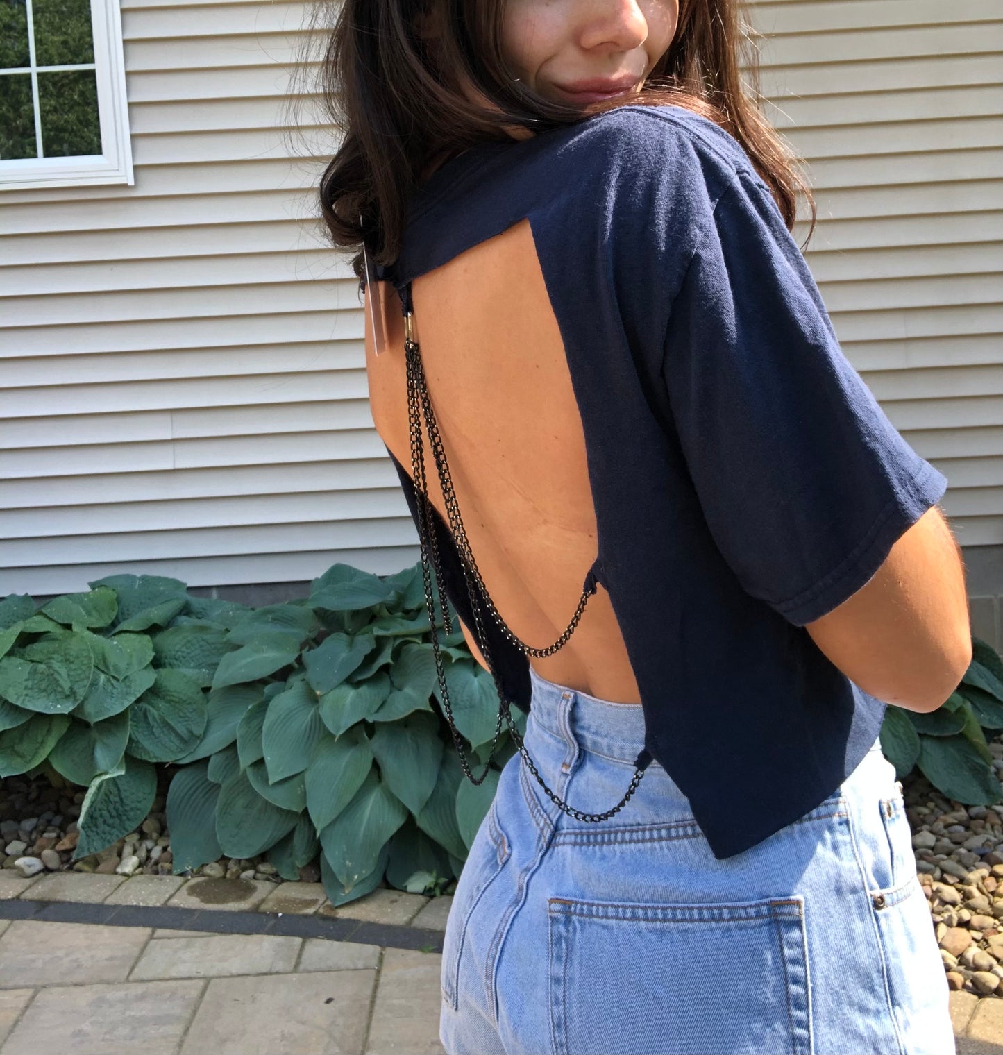DOUBLE CHAIN OPEN BACK INDIANS TEE