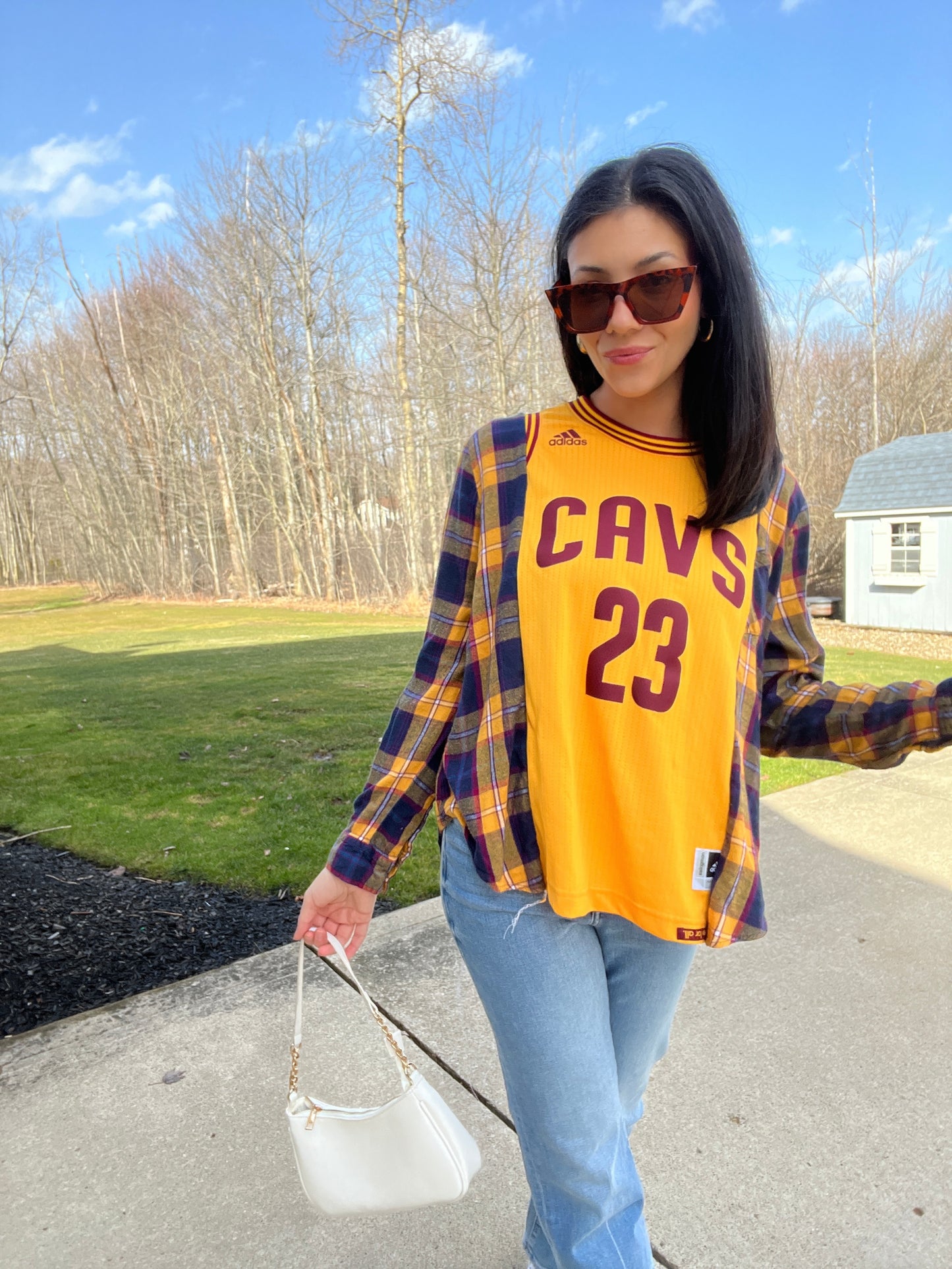 23 YELLOW JAMES CAVS JERSEY X FLANNEL