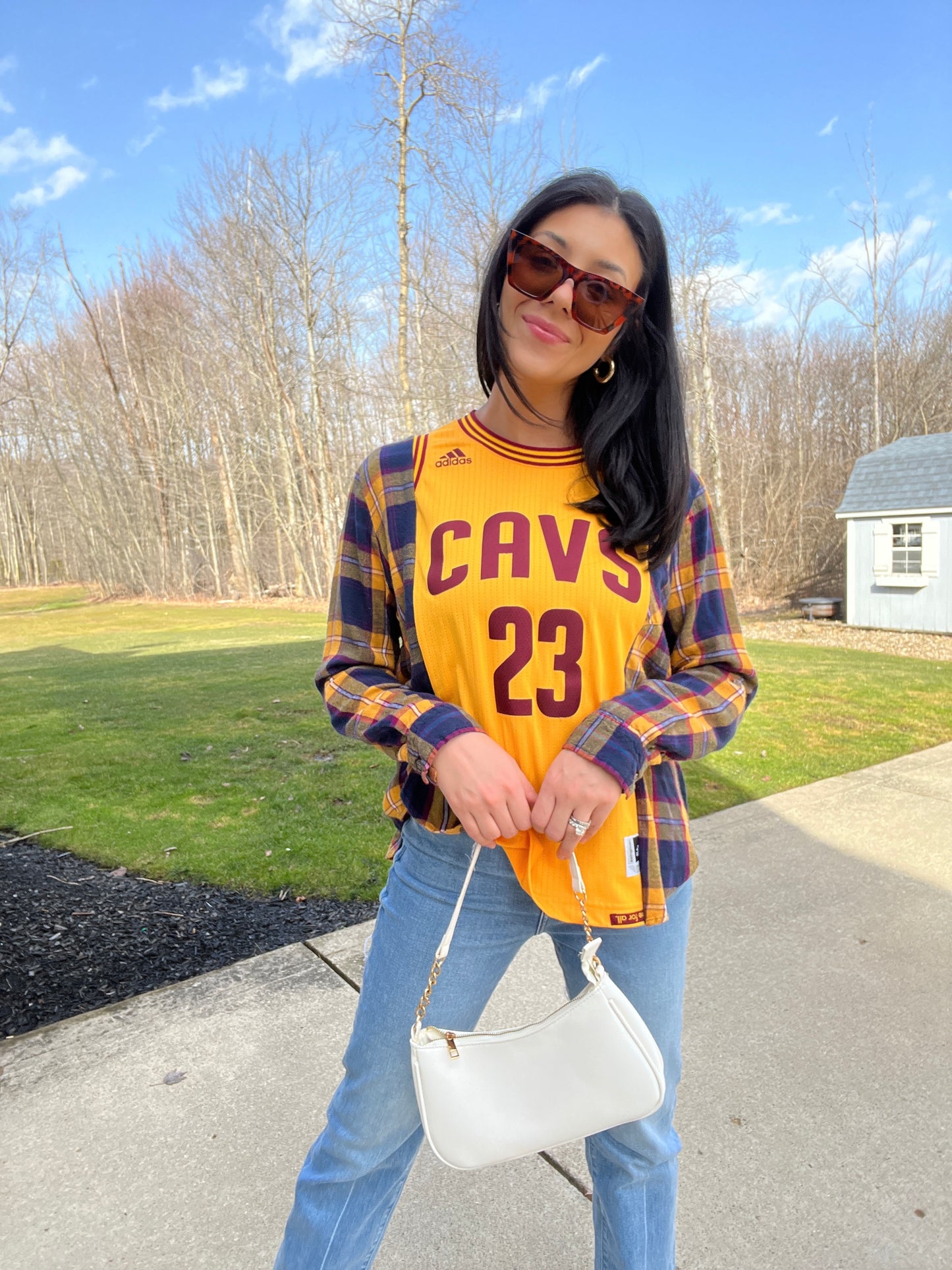 23 YELLOW JAMES CAVS JERSEY X FLANNEL