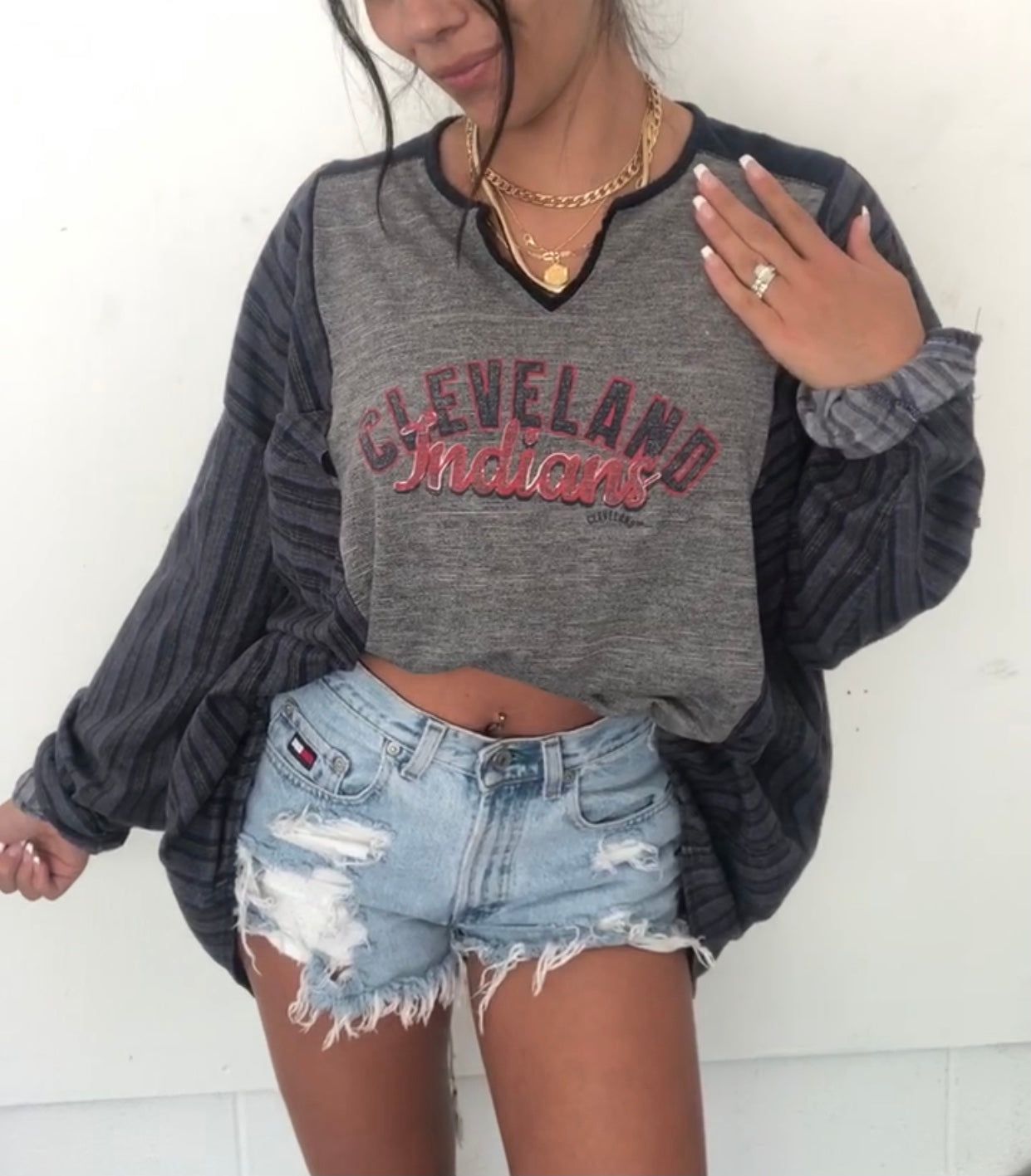 CLE INDIANS VINTAGE STRIPED TOP