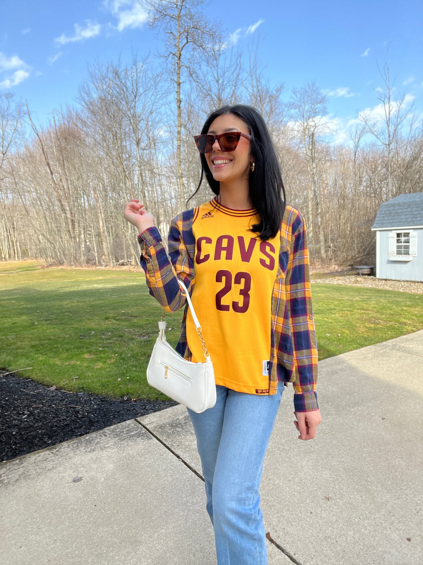 23 YELLOW JAMES CAVS JERSEY X FLANNEL