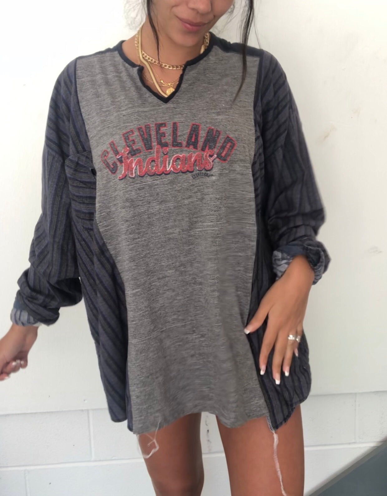 CLE INDIANS VINTAGE STRIPED TOP