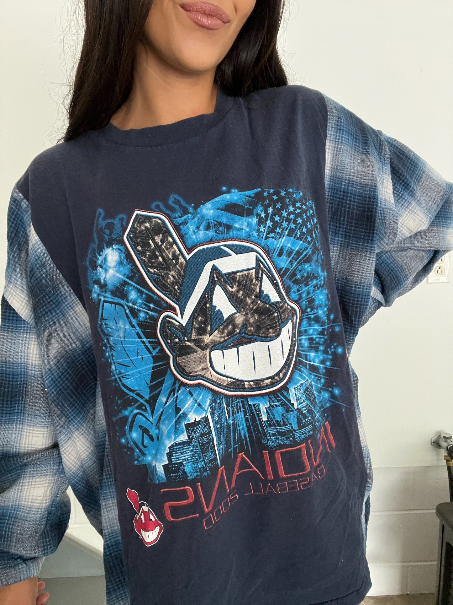 VINTAGE 2000 INDIANS FLANNEL TEE