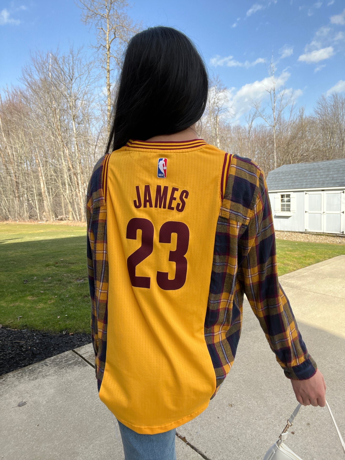 23 YELLOW JAMES CAVS JERSEY X FLANNEL