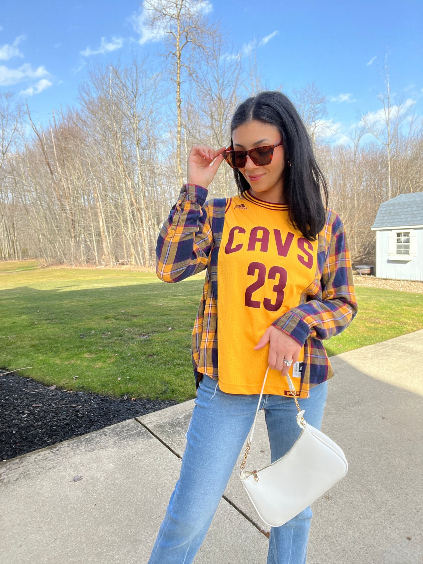 23 YELLOW JAMES CAVS JERSEY X FLANNEL