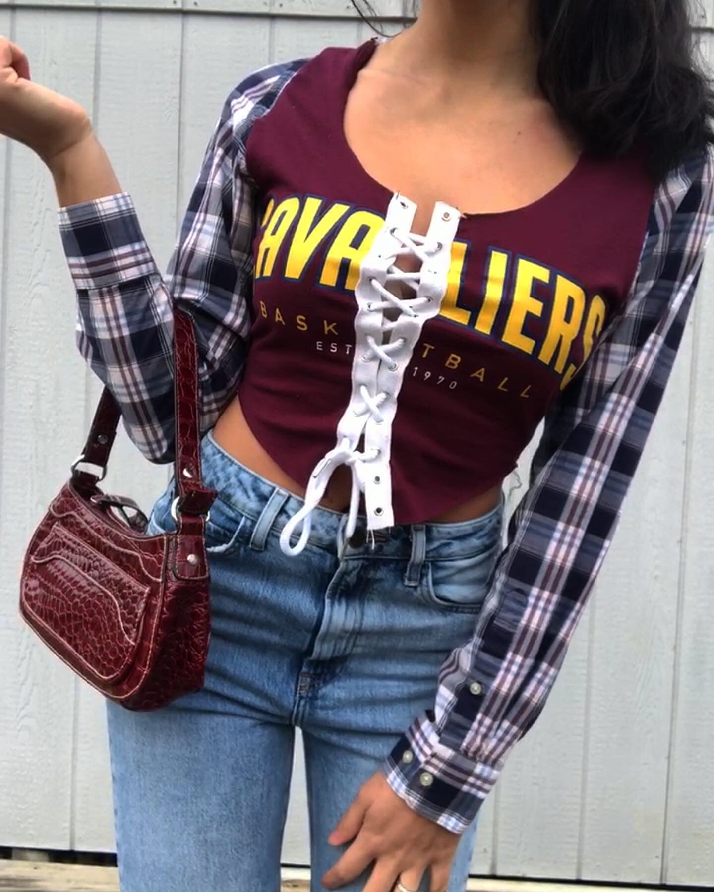 LACE UP CAVS