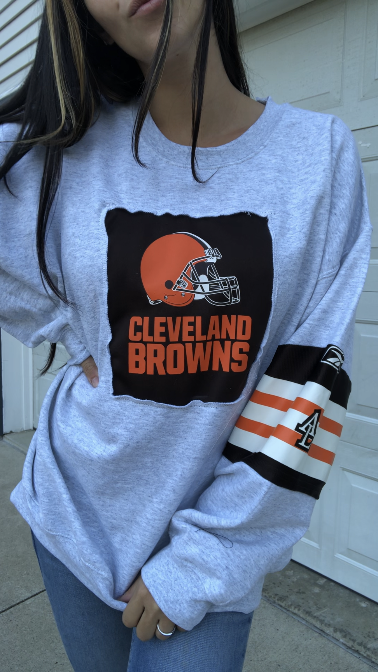 CLEVELAND BROWNS JERSEY SLEEVE CREWNECK
