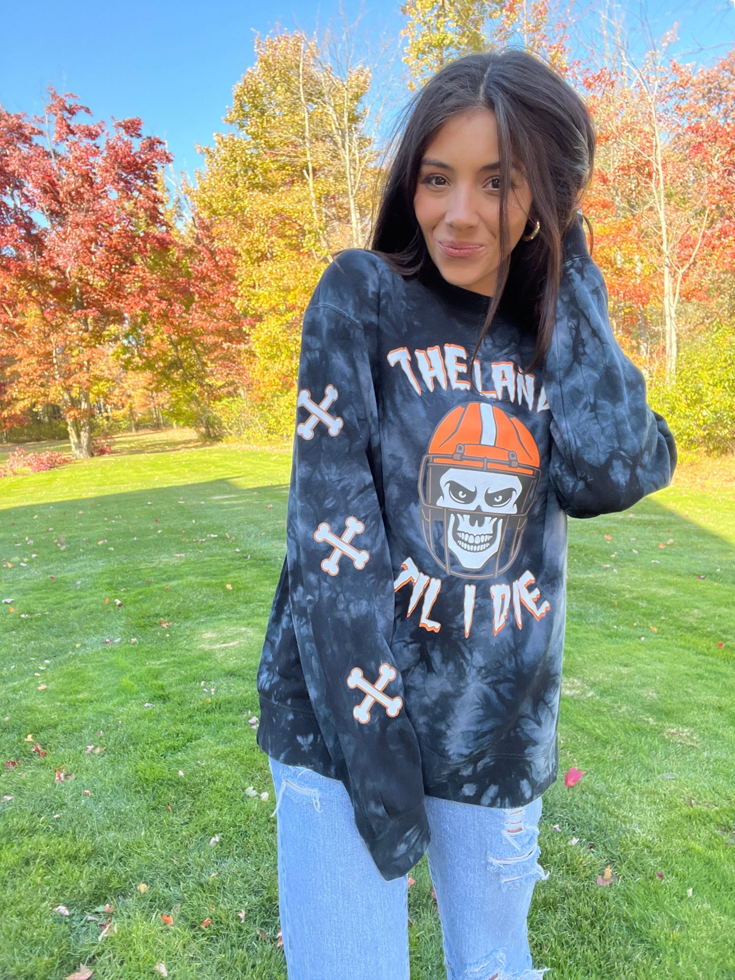 THE LAND TIL I DIE TIE DYE CREWNECK