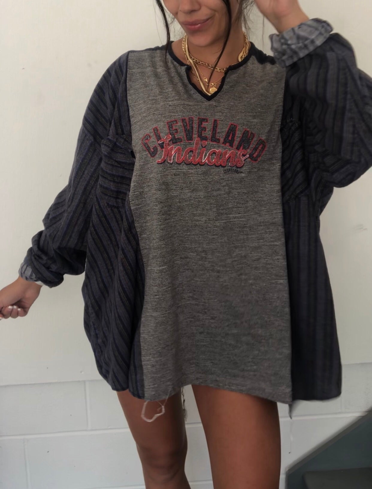 CLE INDIANS VINTAGE STRIPED TOP