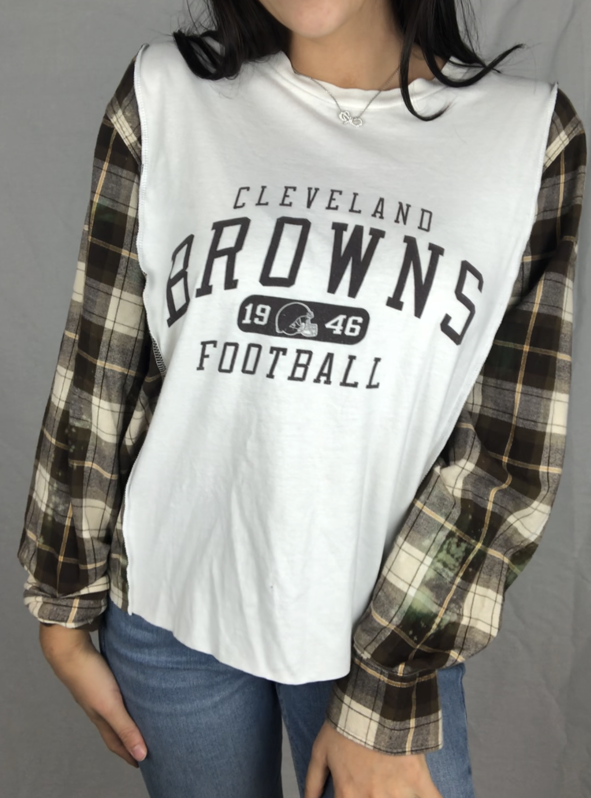 BROWN AND WHITE FLANNEL SLEEVE TOP