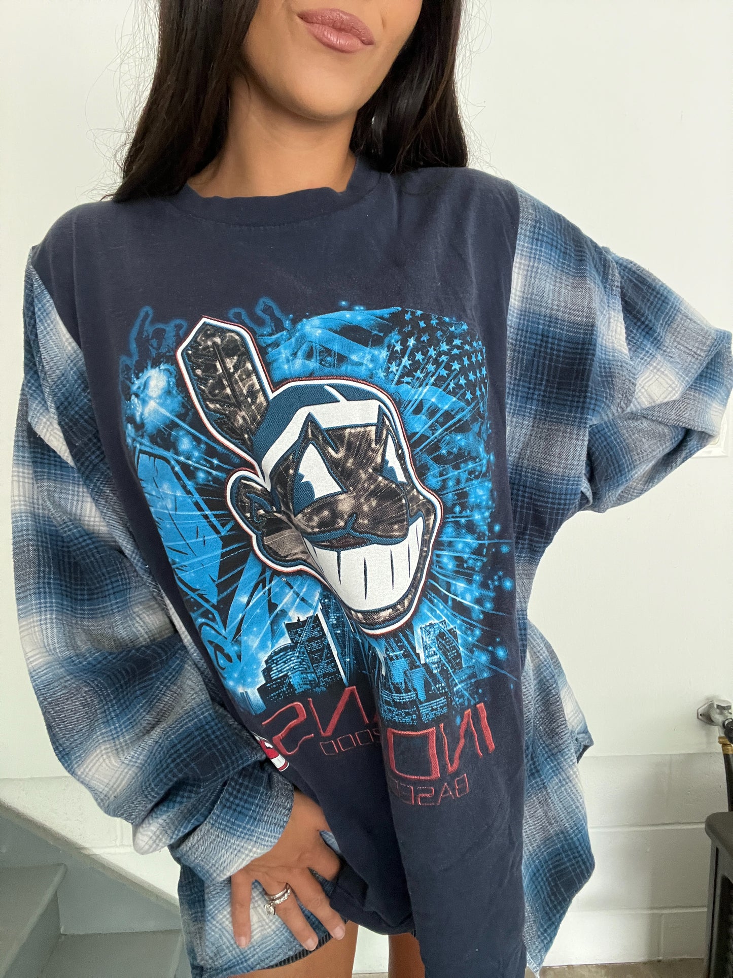 VINTAGE 2000 INDIANS FLANNEL TEE