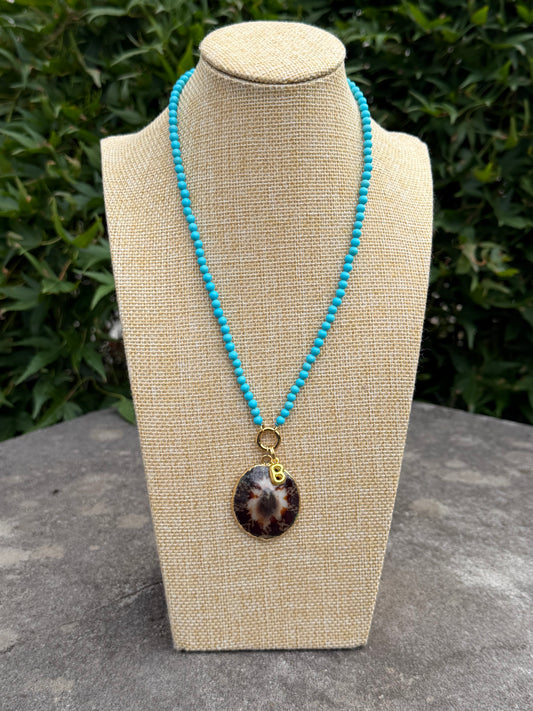 Brown Shell Vintage Pendant Necklace