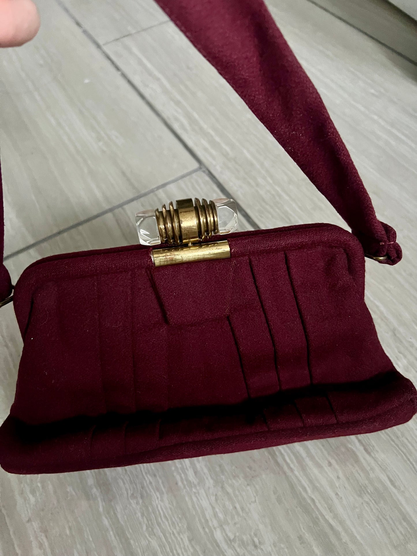 BURGUNDY BROOCH BAG