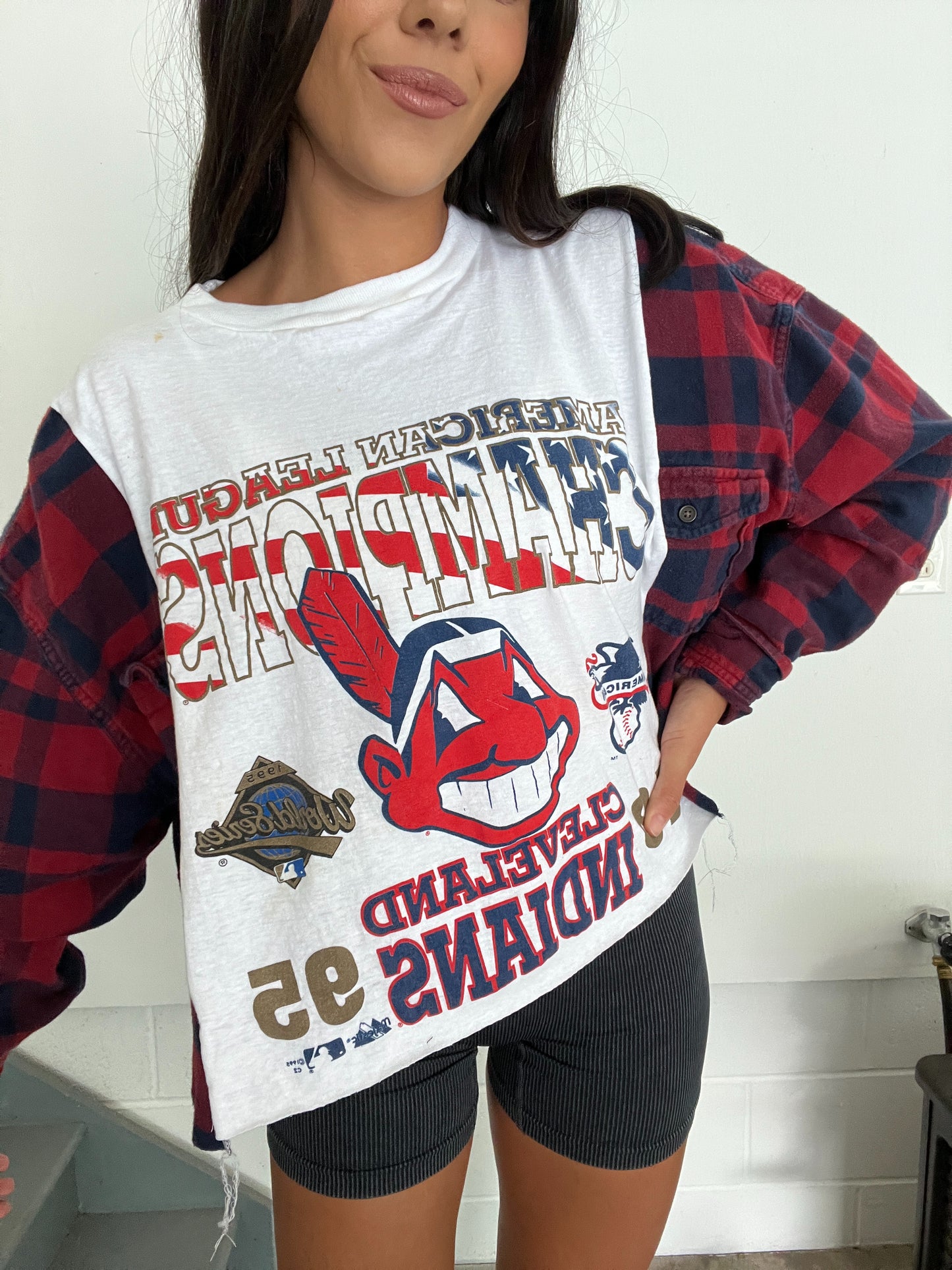 VINTAGE 1995 INDIANS FLANNEL TEE