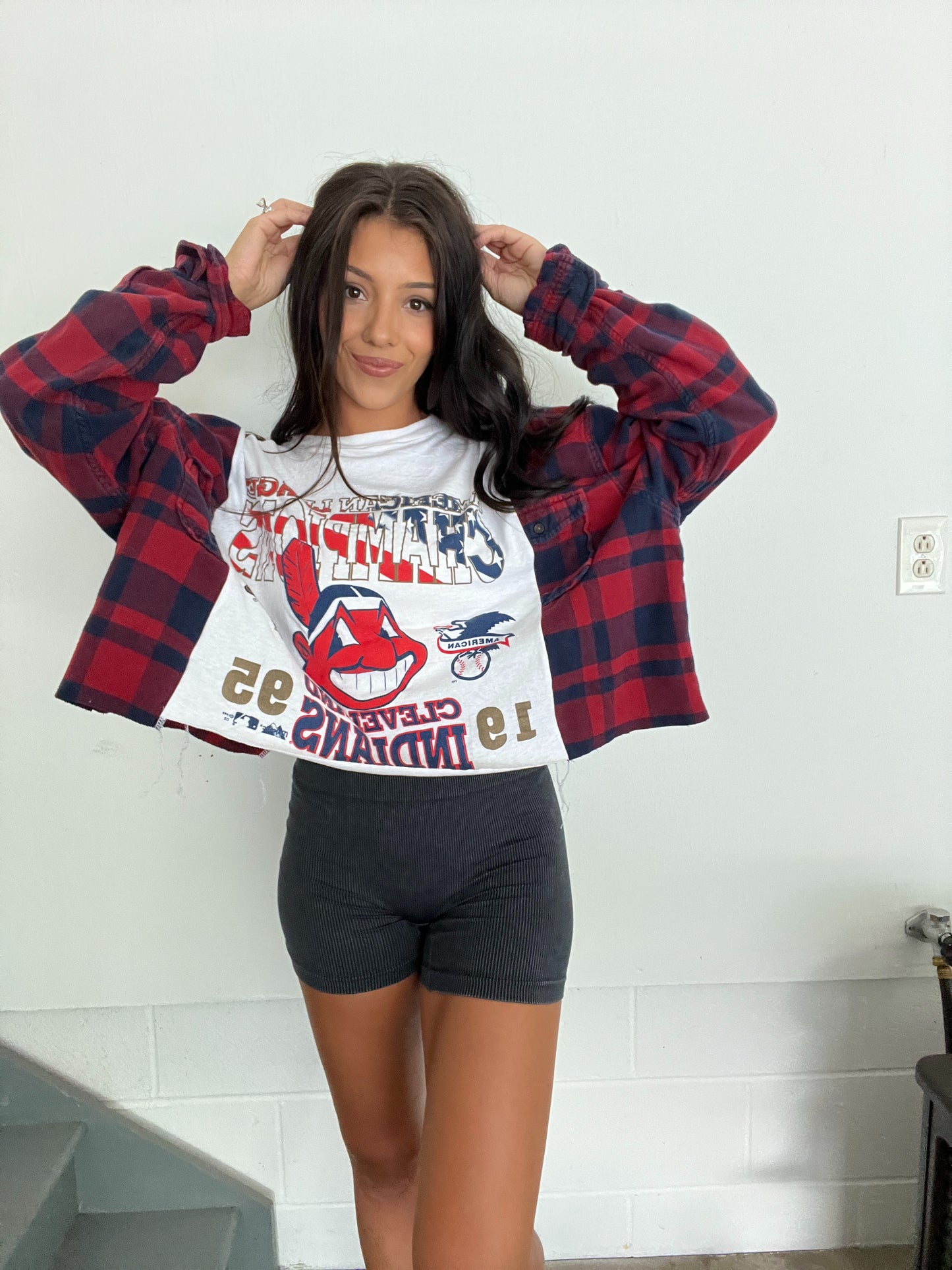 VINTAGE 1995 INDIANS FLANNEL TEE