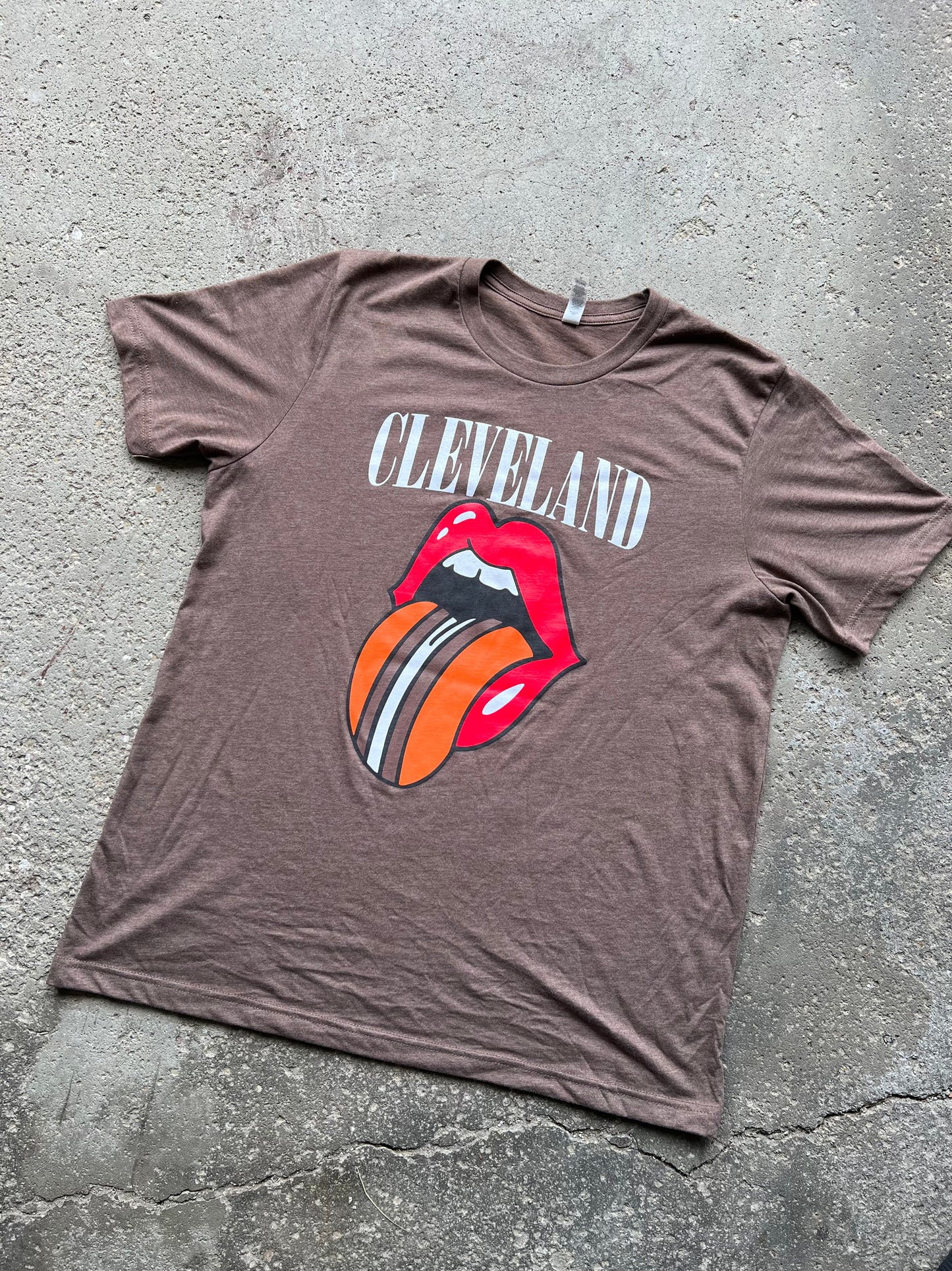 CLEVELAND ROCKS GRAPHIC TEE
