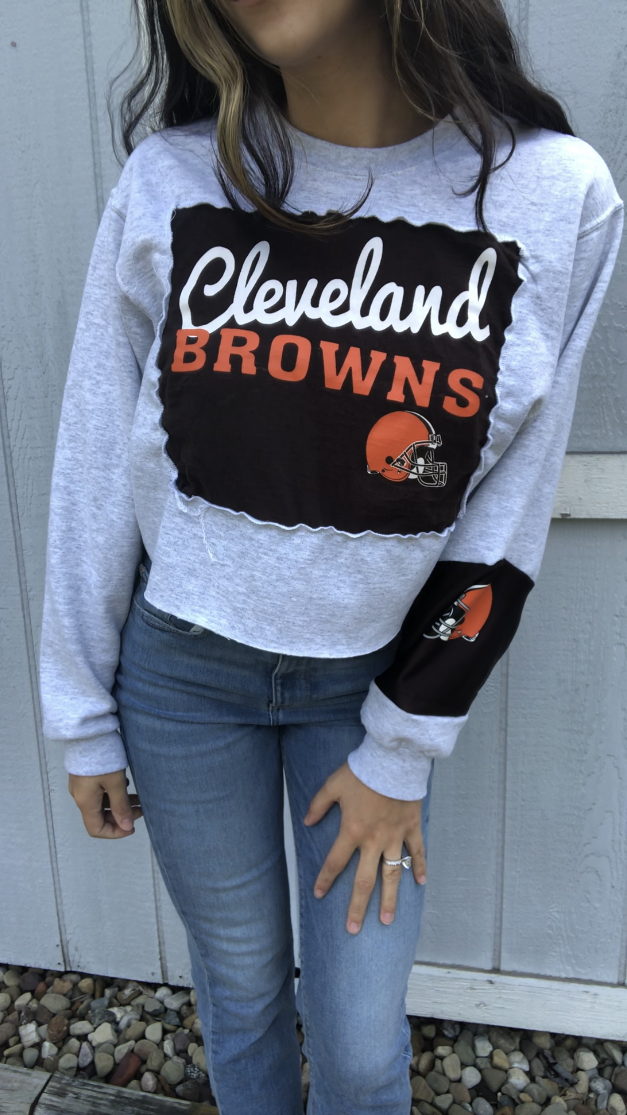 CLEVELAND BROWNS PATCH CROPPED SWEATSHIRT