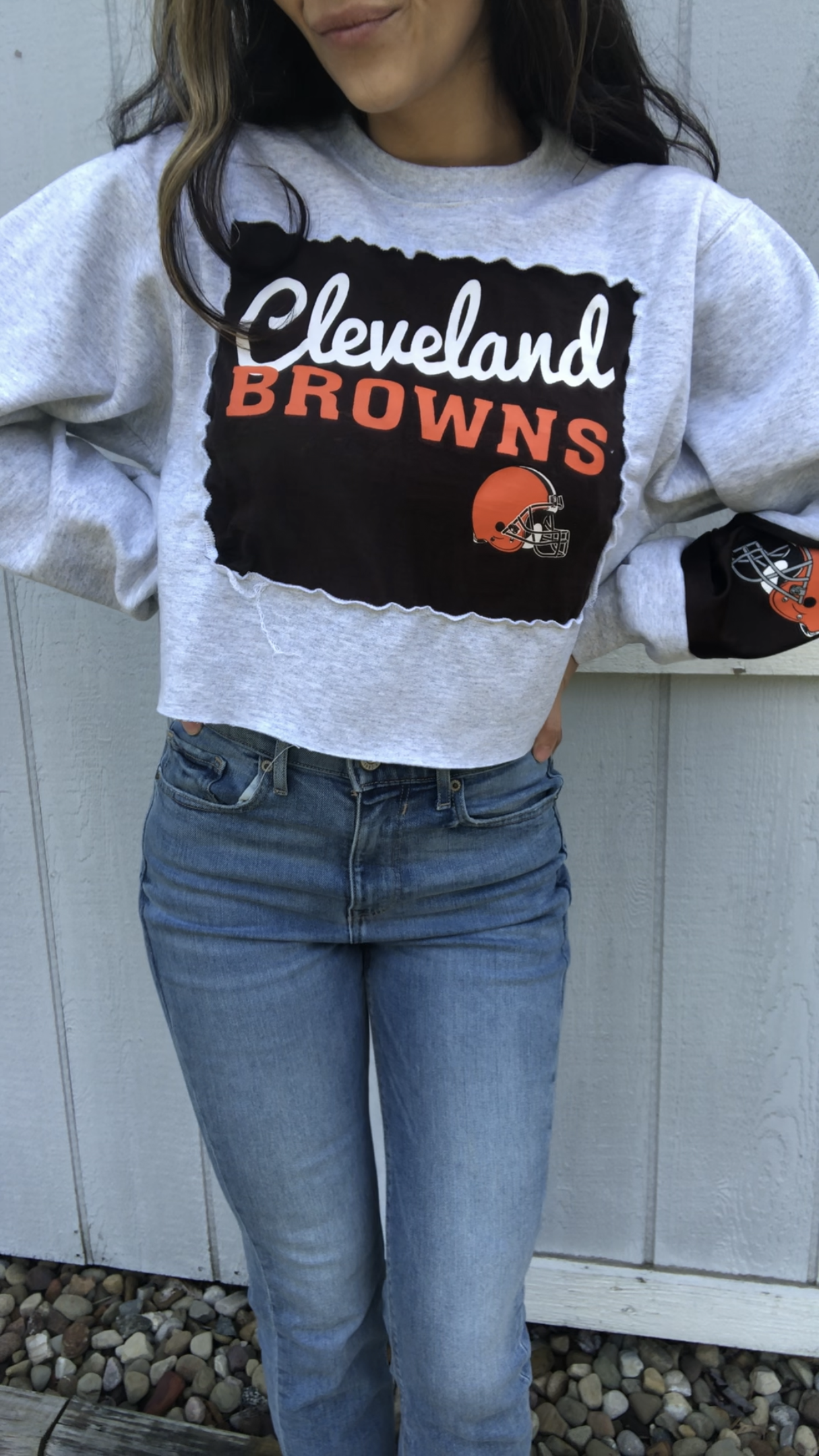 CLEVELAND BROWNS PATCH CROPPED SWEATSHIRT
